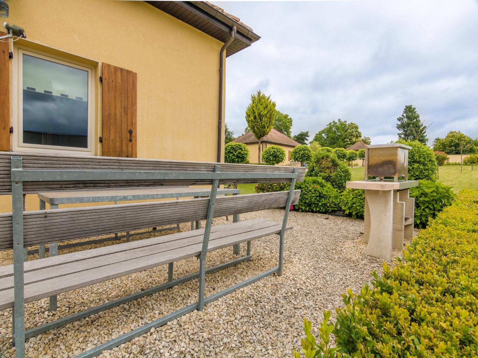 Modern Holiday Home In Aquitaine Saint-Nexans Eksteriør bilde